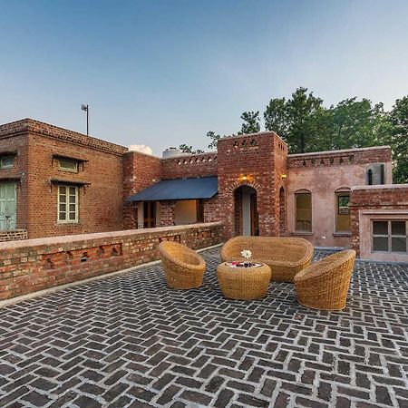 Stayvista'S Peepal Haveli - Rustic Kothi With Terrace, Breathtaking View & Bonfire Narainpur  Exterior photo