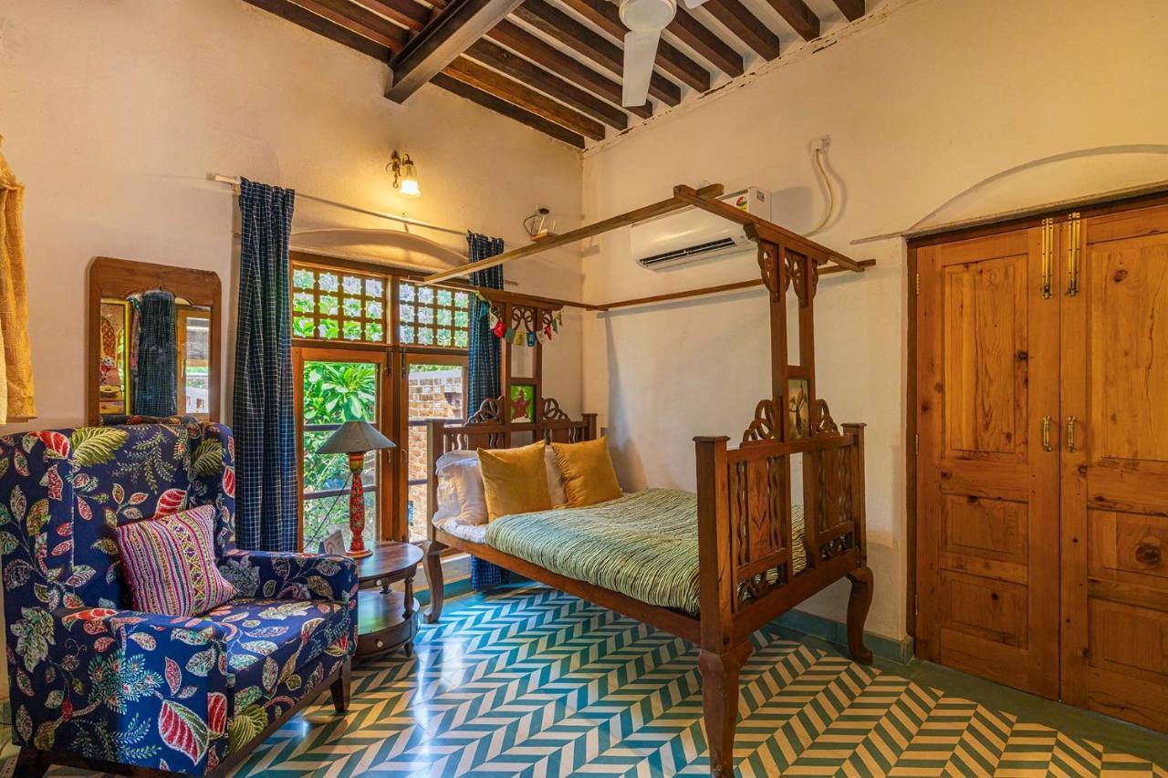 Stayvista'S Peepal Haveli - Rustic Kothi With Terrace, Breathtaking View & Bonfire Narainpur  Exterior photo