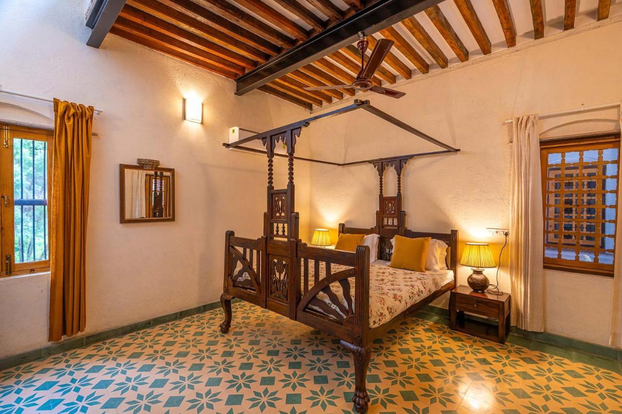 Stayvista'S Peepal Haveli - Rustic Kothi With Terrace, Breathtaking View & Bonfire Narainpur  Exterior photo