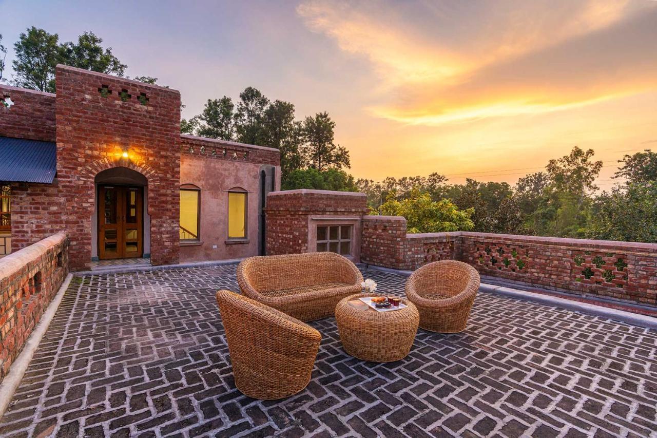 Stayvista'S Peepal Haveli - Rustic Kothi With Terrace, Breathtaking View & Bonfire Narainpur  Exterior photo